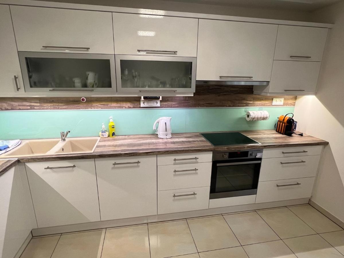 Star Street Home Mosonmagyaróvár المظهر الخارجي الصورة