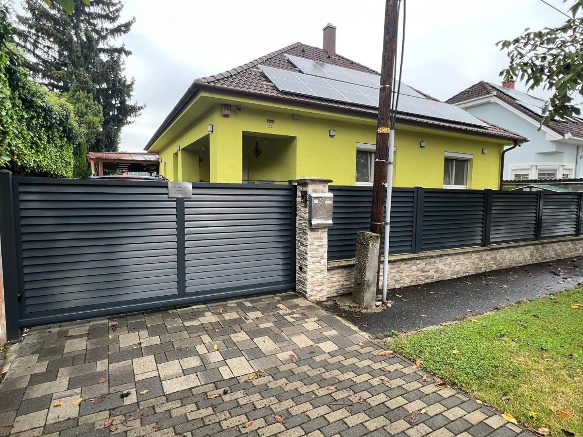 Star Street Home Mosonmagyaróvár المظهر الخارجي الصورة