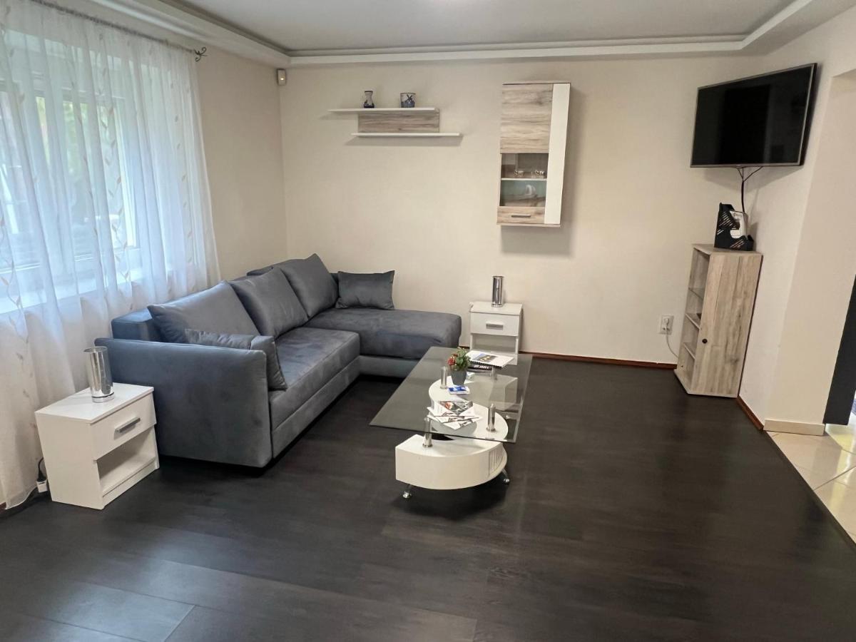 Star Street Home Mosonmagyaróvár المظهر الخارجي الصورة