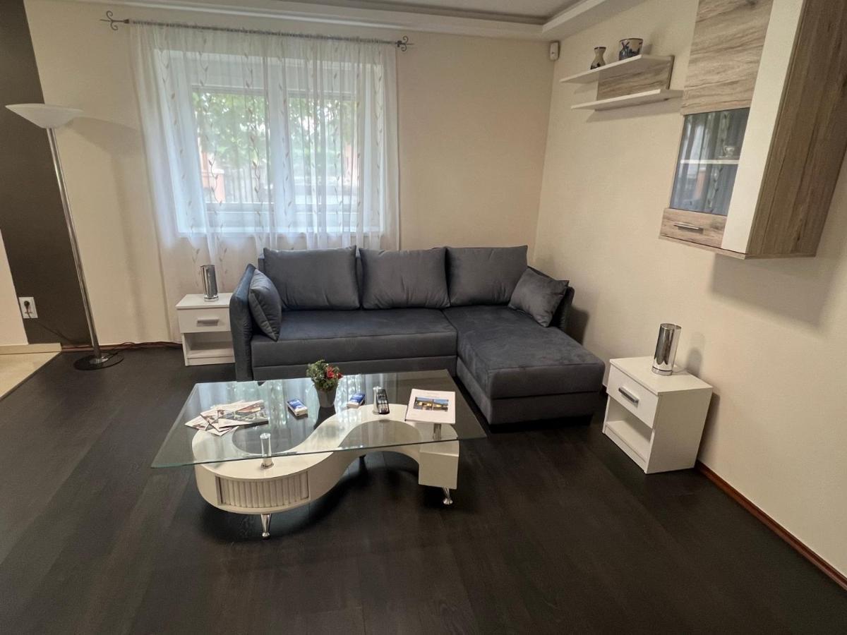 Star Street Home Mosonmagyaróvár المظهر الخارجي الصورة