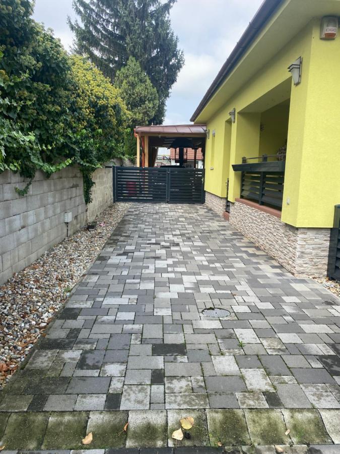 Star Street Home Mosonmagyaróvár المظهر الخارجي الصورة